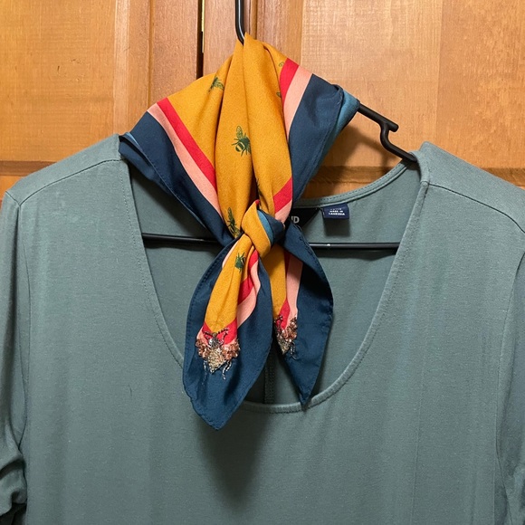 Lands End Green Short Sleeve Dress with bee scarf - Picture 2 of 8